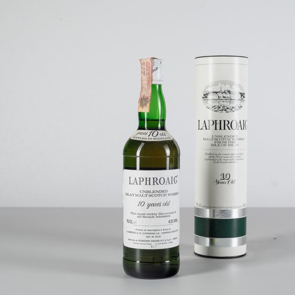 Laphroaig, Unblended Islay Malt Scotch Whisky 10 years old  - Asta Heritage. Vini e Distillati da Collezione - Associazione Nazionale - Case d'Asta italiane