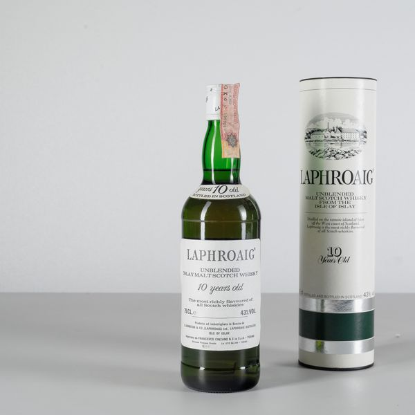 Laphroaig, Unblended Islay Malt Scotch Whisky 10 years old  - Asta Heritage. Vini e Distillati da Collezione - Associazione Nazionale - Case d'Asta italiane