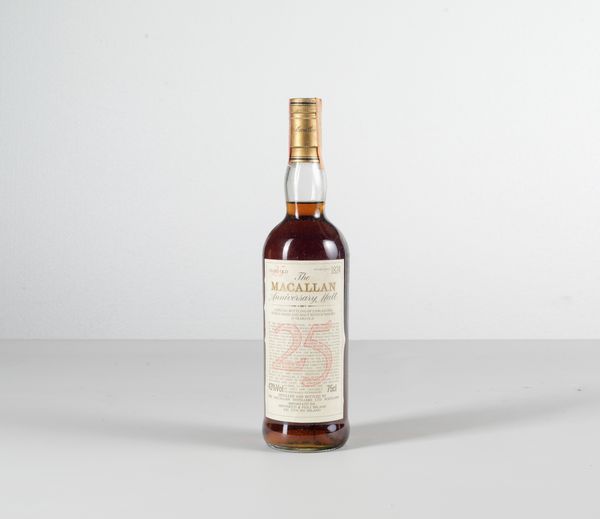 Macallan, Single Highland Scotch Whisky Anniversary 25 years old  - Asta Heritage. Vini e Distillati da Collezione - Associazione Nazionale - Case d'Asta italiane