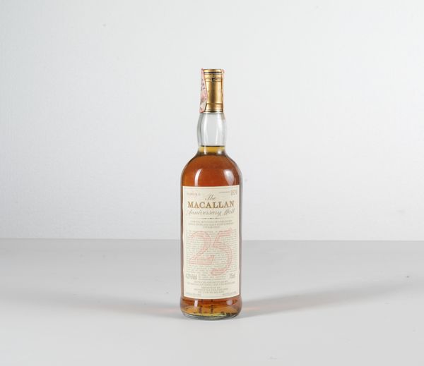 Macallan, Single Highland Scotch Whisky Anniversary 25 years old  - Asta Heritage. Vini e Distillati da Collezione - Associazione Nazionale - Case d'Asta italiane