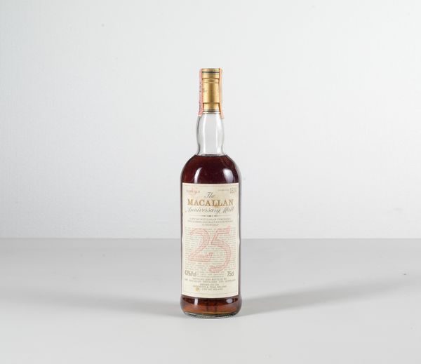 Macallan, Single Highland Scotch Whisky Anniversary 25 years old  - Asta Heritage. Vini e Distillati da Collezione - Associazione Nazionale - Case d'Asta italiane