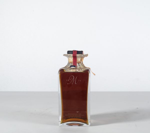 Macallan, Single Malt Scotch Whisky 25 years old Decanter serie M  - Asta Heritage. Vini e Distillati da Collezione - Associazione Nazionale - Case d'Asta italiane