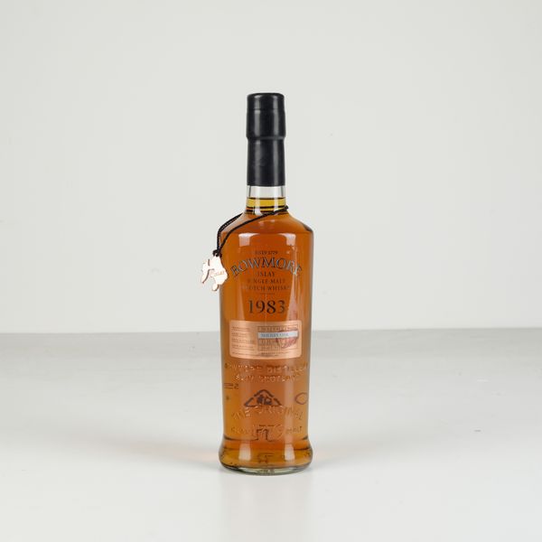 Bowmore, Islay Single Malt Scotch Whisky sherry oak  - Asta Heritage. Vini e Distillati da Collezione - Associazione Nazionale - Case d'Asta italiane