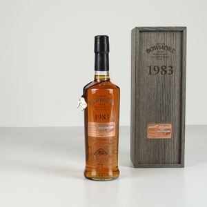 Bowmore, Islay Single Malt Scotch Whisky sherry oak  - Asta Heritage. Vini e Distillati da Collezione - Associazione Nazionale - Case d'Asta italiane