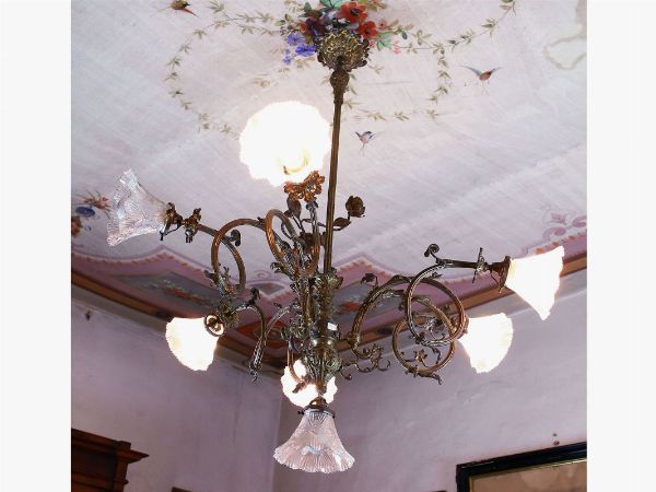 Lampadario in metallo dorato  - Asta Arredi e Dipinti dall'antica Fattoria Franceschini, in parte provenienti da Villa I Pitti - Associazione Nazionale - Case d'Asta italiane