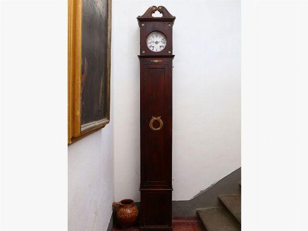 Orologio a torre in legno tenero  - Asta Arredi e Dipinti dall'antica Fattoria Franceschini, in parte provenienti da Villa I Pitti - Associazione Nazionale - Case d'Asta italiane