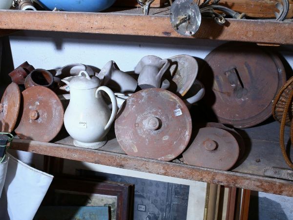 Lotto di curiosit per la tavola in terracotta e terraglia  - Asta Arredi e Dipinti dall'antica Fattoria Franceschini, in parte provenienti da Villa I Pitti - Associazione Nazionale - Case d'Asta italiane