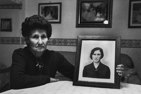 Gianni Berengo Gardin : Dalla serie Portella della Ginestra  - Asta Fotografia - Associazione Nazionale - Case d'Asta italiane