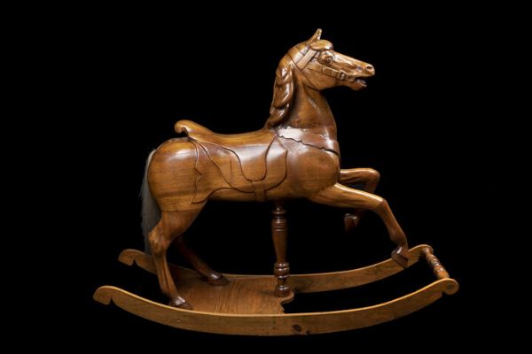 CAVALLO A DONDOLO : 135x158 scultura in legno  - Asta Asta 198 Antiquariato - Associazione Nazionale - Case d'Asta italiane