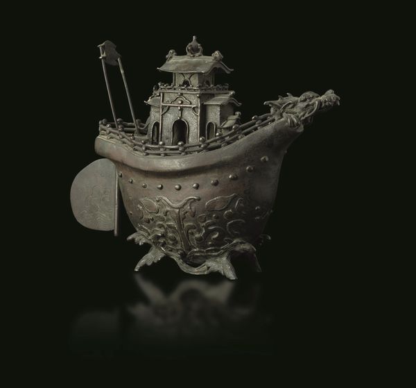 Raro incensiere a foggia di imbarcazione in bronzo, Cina, Dinastia Ming, XVII secolo  - Asta Fine Chinese Works of Art - Associazione Nazionale - Case d'Asta italiane