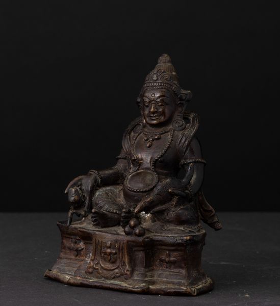 Figura di Sita-Jambhala in bronzo, Nepal, XIX secolo  - Asta Fine Chinese Works of Art - Associazione Nazionale - Case d'Asta italiane