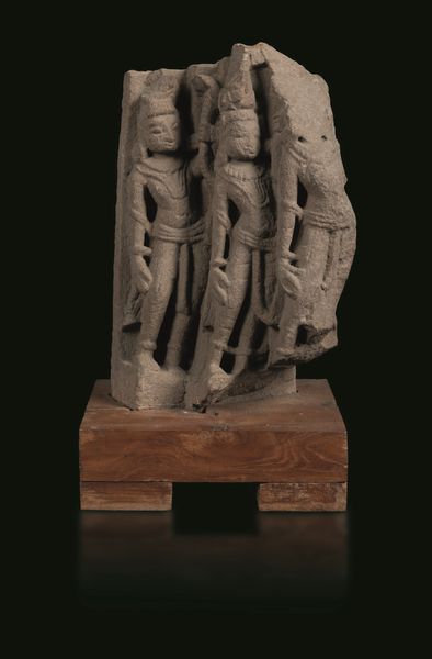 Stele in pietra raffigurante tre divinit stanti, India, Pala-period, XIII-XIV secolo  - Asta Fine Chinese Works of Art - Associazione Nazionale - Case d'Asta italiane