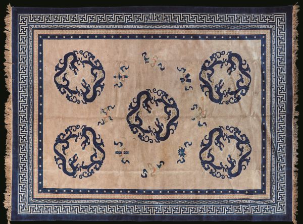 Grande tappeto Ningxia con decoro a cinque draghi sui toni del blu, Cina, XX secolo  - Asta Fine Chinese Works of Art - Associazione Nazionale - Case d'Asta italiane