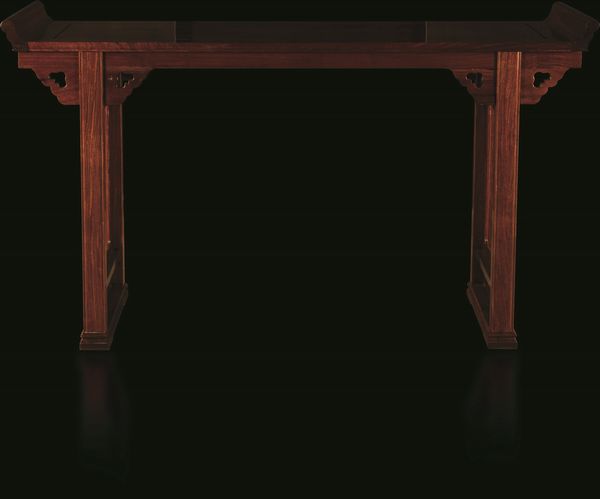 Altare in legno di Hongmu con decori a traforo, Cina, XX secolo  - Asta Fine Chinese Works of Art - Associazione Nazionale - Case d'Asta italiane