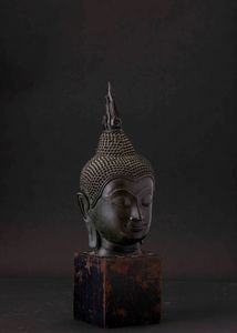Testa di Buddha in bronzo, Thailandia, Ayutthaya, XIX secolo  - Asta Fine Chinese Works of Art - Associazione Nazionale - Case d'Asta italiane