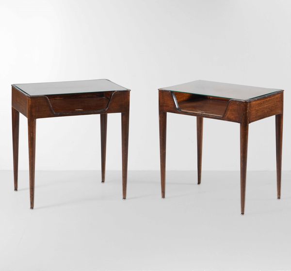 Coppia di tavolini. Struttura in legno e piano in vetro.  - Asta Design Lab - Associazione Nazionale - Case d'Asta italiane