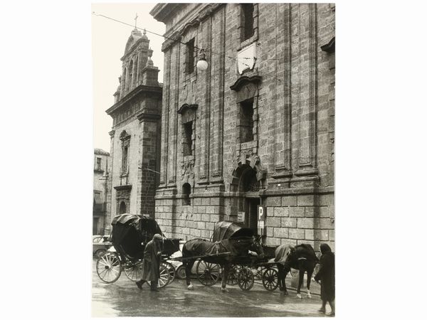 ,Nicola Scafidi : Caltagirone Carrozze, 1970  - Asta Immagini di Sicilia dallo Studio d'Agata ed altre collezioni - Associazione Nazionale - Case d'Asta italiane