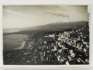 ,Gaetano D'Agata : Taormina panorami e architettura, 1920 circa  - Asta Immagini di Sicilia dallo Studio d'Agata ed altre collezioni - Associazione Nazionale - Case d'Asta italiane