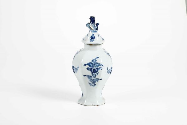 Vaso con coperchio Olanda, Delft, seconda met XVIII secolo  - Asta Ceramiche | Cambi Time - Associazione Nazionale - Case d'Asta italiane