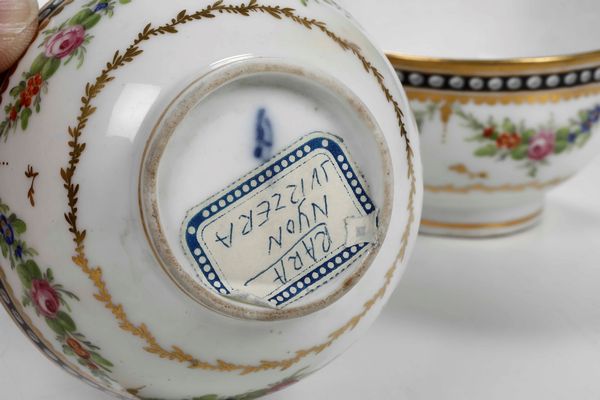 Piccolo versatoio, due ciotoline e una lattiera Svizzera, Manifattura di Nyon, fine XVIII secolo  - Asta Ceramiche | Cambi Time - Associazione Nazionale - Case d'Asta italiane