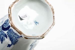 Vaso con coperchio Olanda, Delft, seconda met XVIII secolo  - Asta Ceramiche | Cambi Time - Associazione Nazionale - Case d'Asta italiane