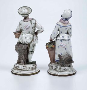 Coppia di figurine di venditori ambulanti, XX secolo  - Asta Ceramiche | Cambi Time - Associazione Nazionale - Case d'Asta italiane