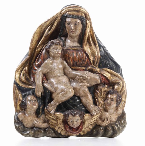 Gruppo raffigurante Madonna con Bambino e angeli. Papier-mach dipinto e legno. Probabile XX secolo  - Asta Scultura e Oggetti d'Arte | Cambi Time - Associazione Nazionale - Case d'Asta italiane