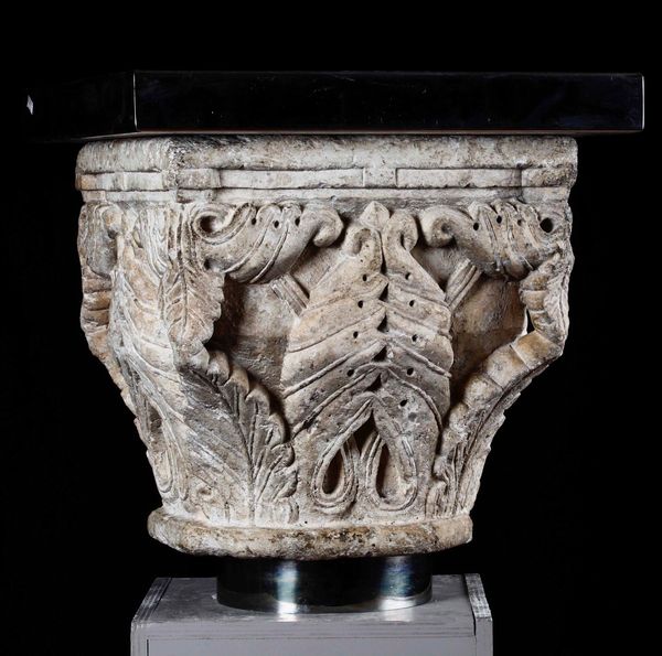 Capitello. Pietra scolpita. Lapicida del XVII secolo  - Asta Scultura e Oggetti d'Arte | Cambi Time - Associazione Nazionale - Case d'Asta italiane