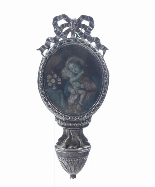 Piccola acquasantiera in argento con all'interno miniatura (Madonna con Bambino) dipinta su pergamena, XVIII secolo  - Asta Scultura e Oggetti d'Arte | Cambi Time - Associazione Nazionale - Case d'Asta italiane