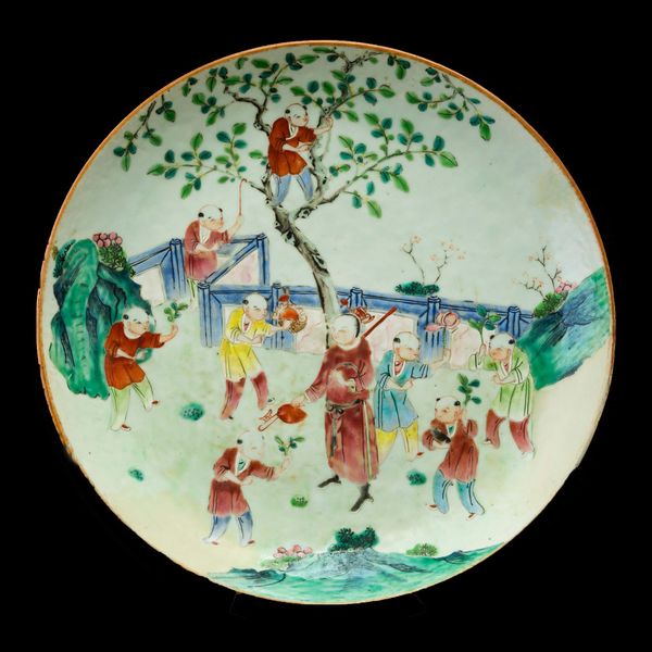 Piatto in porcellana con raffigurazione di saggio con discepoli entro paesaggio Cina, Dinastia Qing, epoca Daoguang (1821-1850)  - Asta Chinese Works of Art - Associazione Nazionale - Case d'Asta italiane