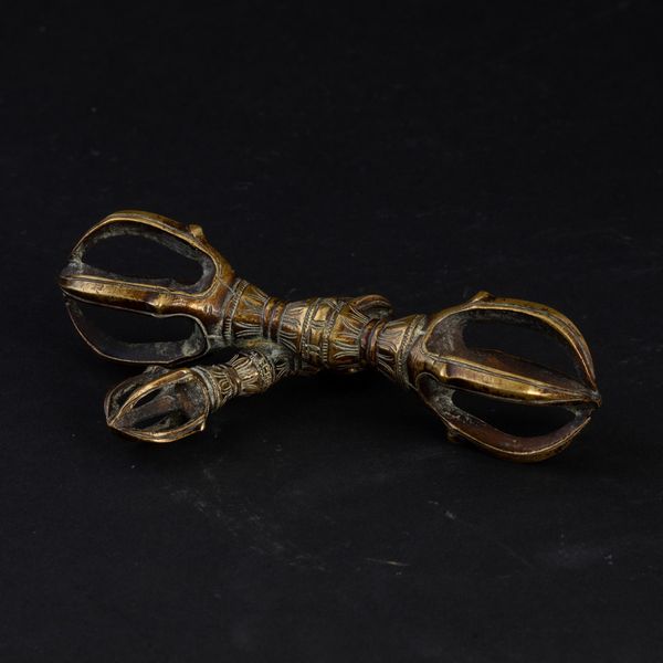 Doppio Vajra in bronzo, Tibet, XVIII secolo  - Asta Chinese Works of Art - Associazione Nazionale - Case d'Asta italiane