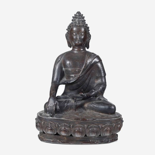 Figura di Buddha Sakyamuni seduto su doppio fiore di loto, Cina, Dinastia Qing, XIX secolo  - Asta Chinese Works of Art - Associazione Nazionale - Case d'Asta italiane