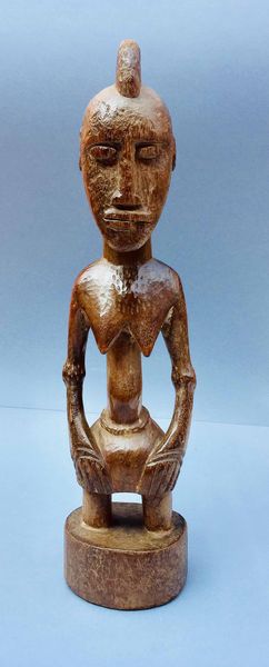 Arte africana, figura femminile stante  - Asta Antiquariato Febbraio | Cambi Time - Associazione Nazionale - Case d'Asta italiane