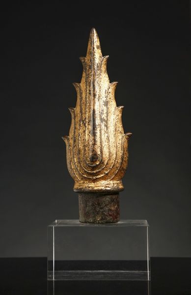 Arte Sud-Est Asiatico : Grande fiamma da Ushnisha in bronzo dorato Tailandia, Ayutthaya (1351-1767), XV secolo  - Asta Asta 355 Arte orientale da un'importante collezione privata italiana e altre committenze - Associazione Nazionale - Case d'Asta italiane