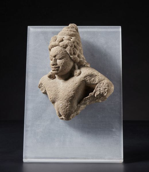 Arte Sud-Est Asiatico : Frammento in pietra Cambogia, Khmer, pre Angkor VII/VIII secolo  - Asta Asta 355 Arte orientale da un'importante collezione privata italiana e altre committenze - Associazione Nazionale - Case d'Asta italiane