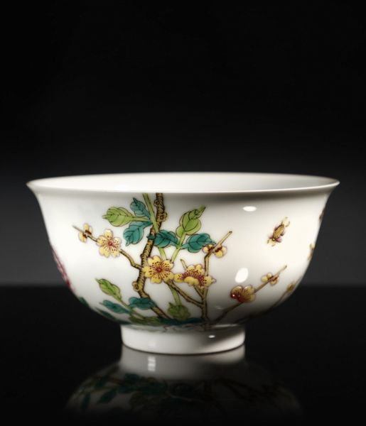 Arte Cinese : Tazza in porcellana Yangcai  Cina, dinastia Qing (1644-1912), XIX secolo  - Asta Asta 355 Arte orientale da un'importante collezione privata italiana e altre committenze - Associazione Nazionale - Case d'Asta italiane