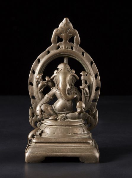 Arte Indiana : Bronzo raffigurante Ganesh Area Himalayana/ India del nord, X-XII secolo  - Asta Asta 355 Arte orientale da un'importante collezione privata italiana e altre committenze - Associazione Nazionale - Case d'Asta italiane