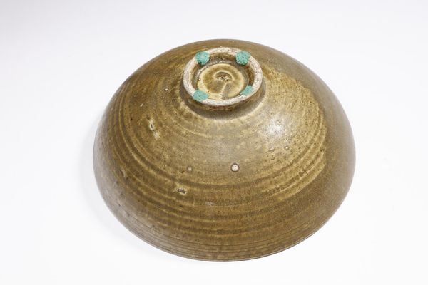 Arte Cinese : Tazza celadon  Cina, Song dynasty (960-1279)  - Asta Asta 355 Arte orientale da un'importante collezione privata italiana e altre committenze - Associazione Nazionale - Case d'Asta italiane