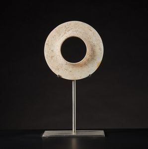 Arte Sud-Est Asiatico - Bracciale in forma di Disco Pi  Tailandia, cultura Ban Chiang, circa I millennio a.C.