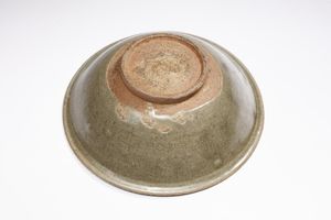 Arte Sud-Est Asiatico : Ciotola celadon  Tailandia, Sukhothai (1238-1351)  - Asta Asta 355 Arte orientale da un'importante collezione privata italiana e altre committenze - Associazione Nazionale - Case d'Asta italiane