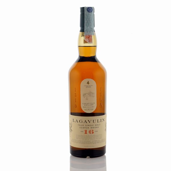 Lagavulin, 16 Years  - Asta Vini e Distillati Web Only - Associazione Nazionale - Case d'Asta italiane