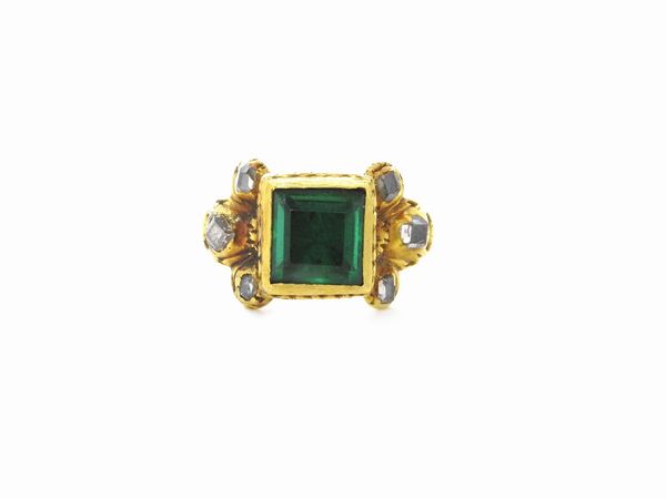 Anello in oro giallo con diamanti, pasta vitrea verde folibacked e smalti neri  - Asta Gioielli d'epoca e Orologi - Associazione Nazionale - Case d'Asta italiane