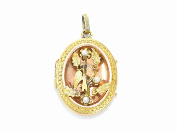 Pendente portaritratto borbonico in oro rosa e giallo a basso titolo con perle  - Asta Gioielli d'epoca e Orologi - Associazione Nazionale - Case d'Asta italiane