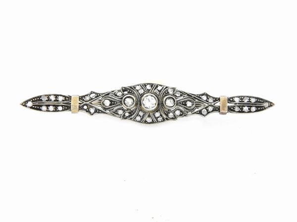 Spilla a barretta in oro bianco e rosa con diamanti  - Asta Gioielli d'epoca e Orologi - Associazione Nazionale - Case d'Asta italiane