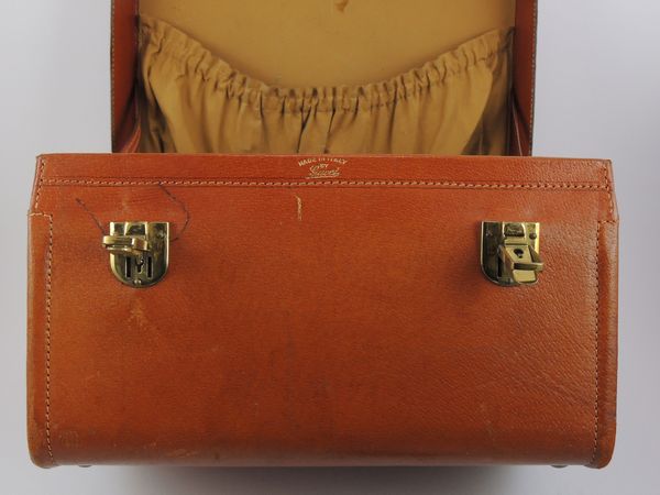 Beauty case in pelle di cinghiale, Gucci  - Asta Fashion Vintage e Bijoux / Un guardaroba maschile - Associazione Nazionale - Case d'Asta italiane