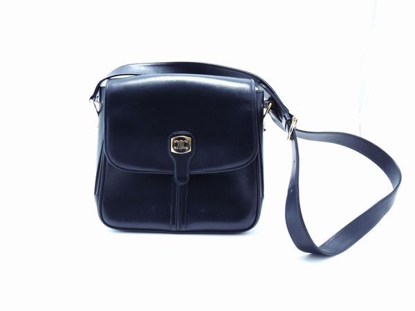 Borsa a tarcolla in pelle blu,  Cline  - Asta Fashion Vintage e Bijoux / Un guardaroba maschile - Associazione Nazionale - Case d'Asta italiane