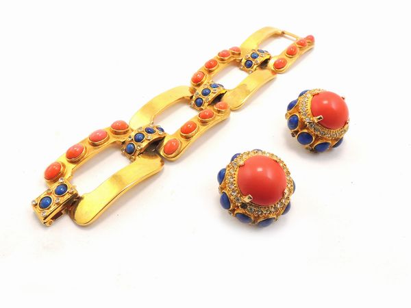 Parure in metallo dorato, cabochon in vetro e strass, Kenneth Jay Lane  - Asta Fashion Vintage e Bijoux / Un guardaroba maschile - Associazione Nazionale - Case d'Asta italiane