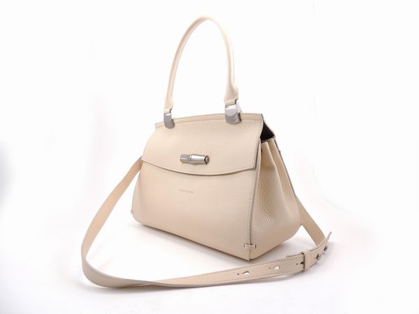 Borsa a spalla in pelle beige, Longchamp  - Asta Fashion Vintage e Bijoux / Un guardaroba maschile - Associazione Nazionale - Case d'Asta italiane