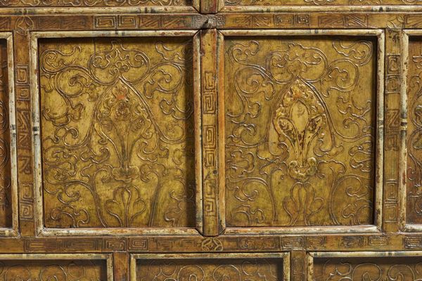 Arte Himalayana : Credenza laccataTibet, XIX-XX secolo  - Asta Asta 356  Asta Est e Sud Arte Asiatica, Islamica, Indiana ed Etnografica - Associazione Nazionale - Case d'Asta italiane