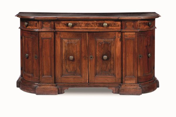 Credenza in noce. Lombardo-Veneto, XVII-XVIII secolo  - Asta Dimore Italiane - Associazione Nazionale - Case d'Asta italiane